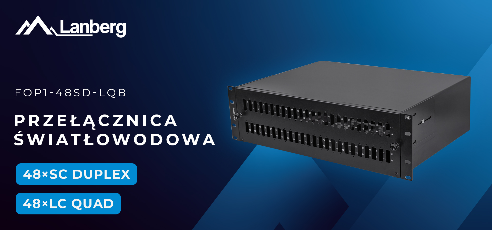 Czarna szafka do światłowodów z wieloma portami adapterowymi do połączeń.