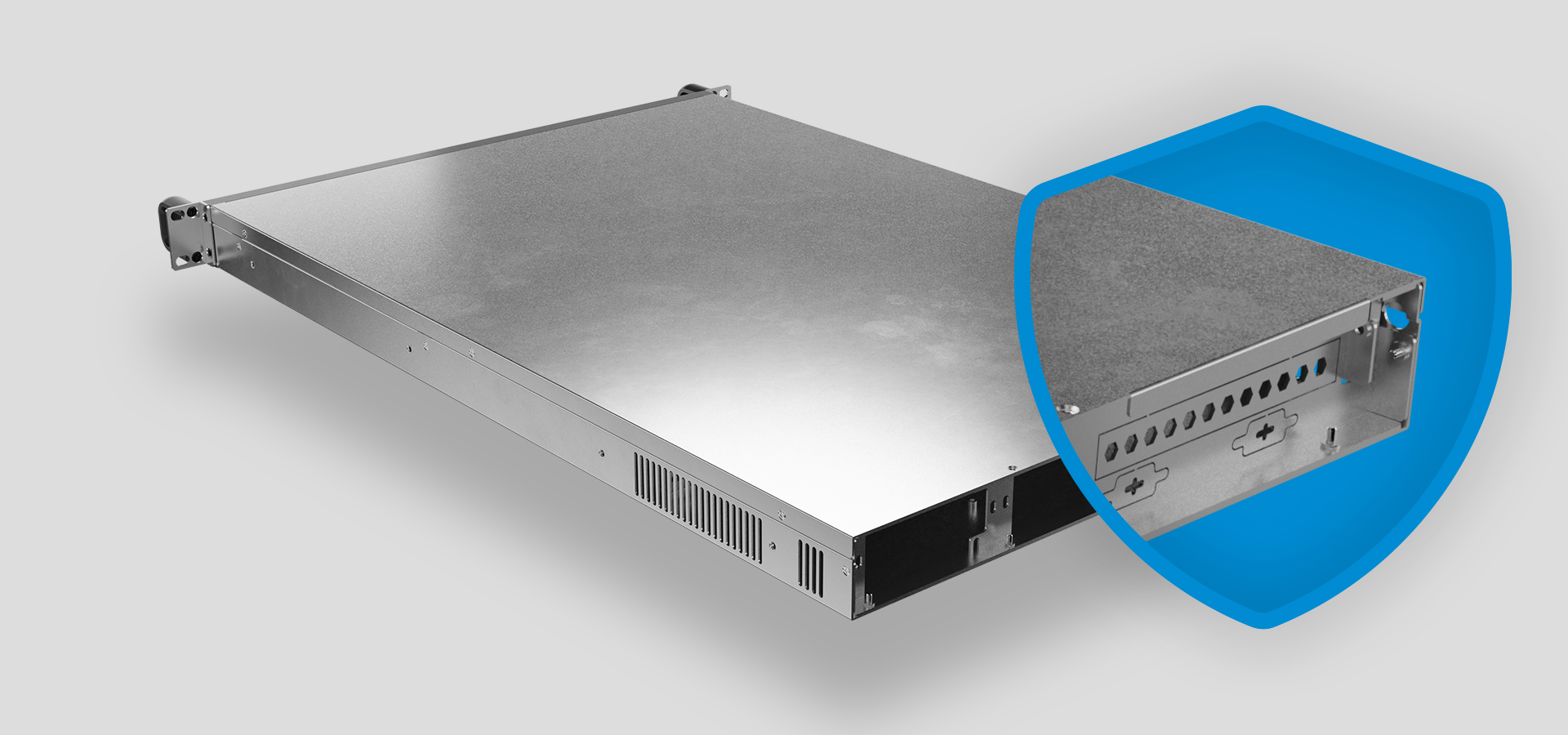 Obudowa serwerowa E-ATX firmy Lanberg, zaprojektowana do montażu w szafie 19