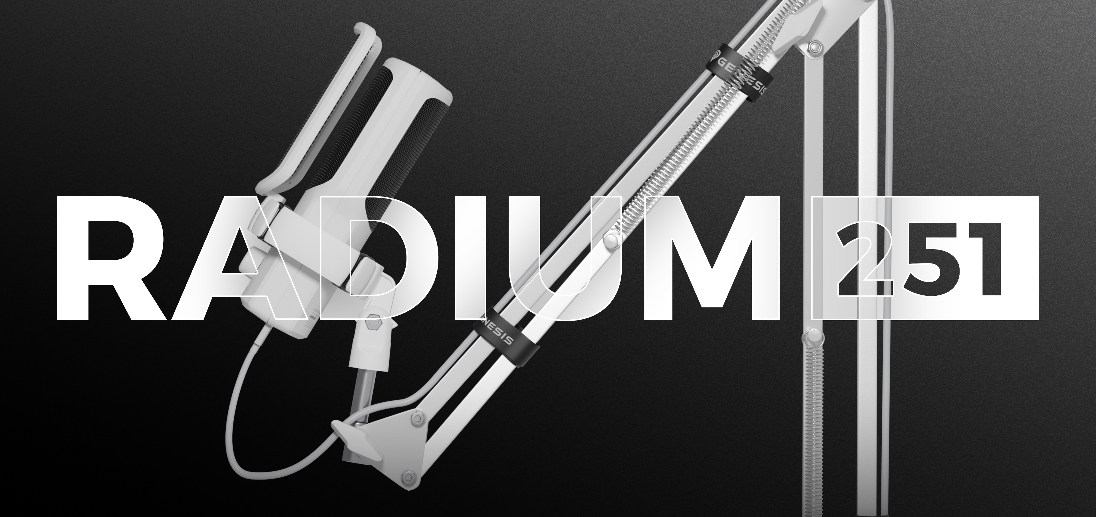 Weißes Genesis Radium 251 USB-Mikrofon auf einem verstellbaren Arm, mit fett gedrucktem Text "RADIUM 251" im Hintergrund